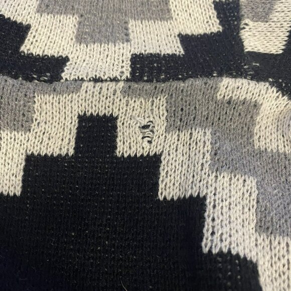 Chaps Ralph Lauren Cardigan Sweater Womens Size Medium Aztec Southwestern FLAW - Picture 5 of 5